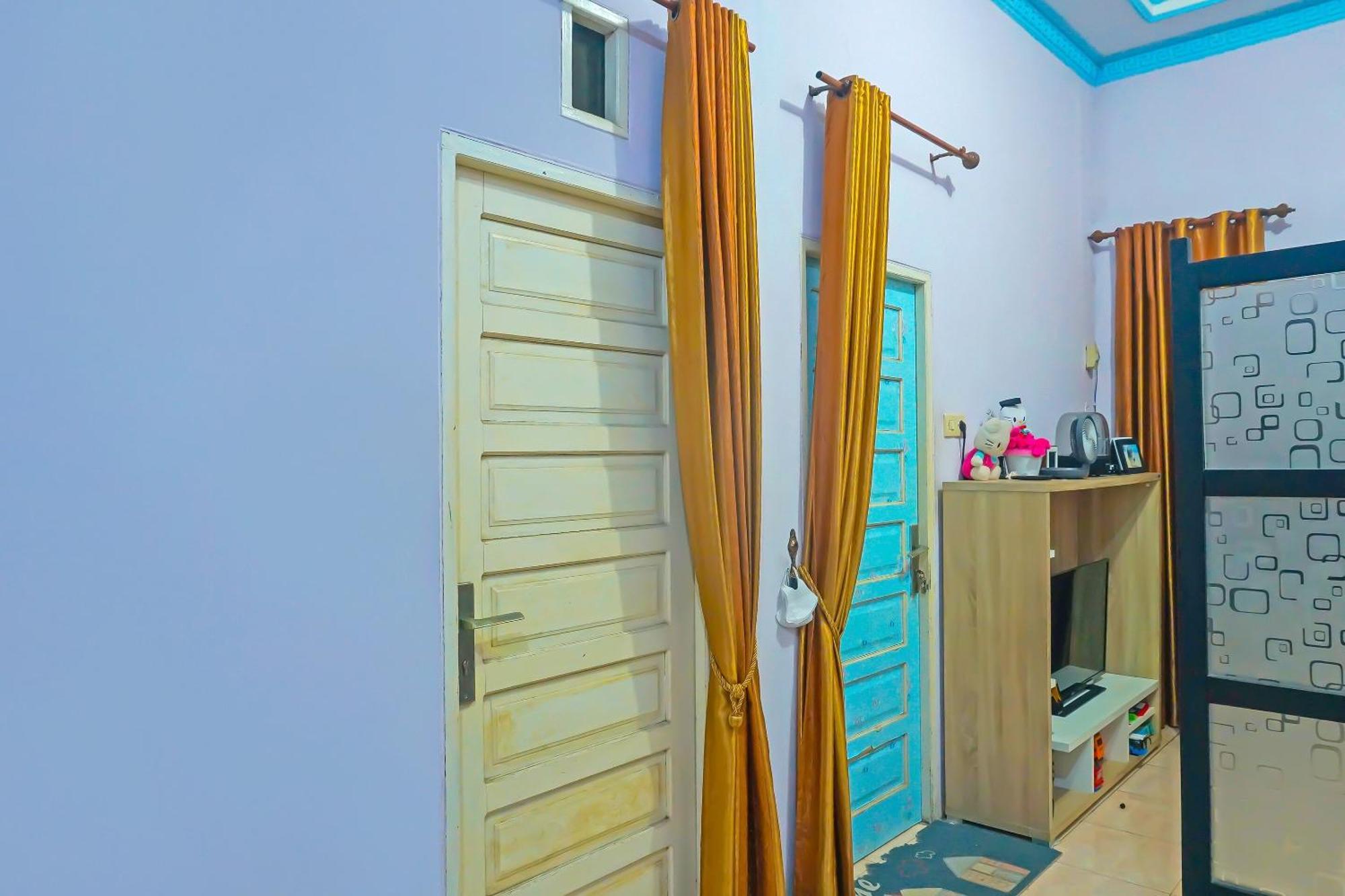 Spot On 92466 Adam Kost Syariahnearwisata Jembatan Barito Hotel บันจาร์มาซิน ภายนอก รูปภาพ
