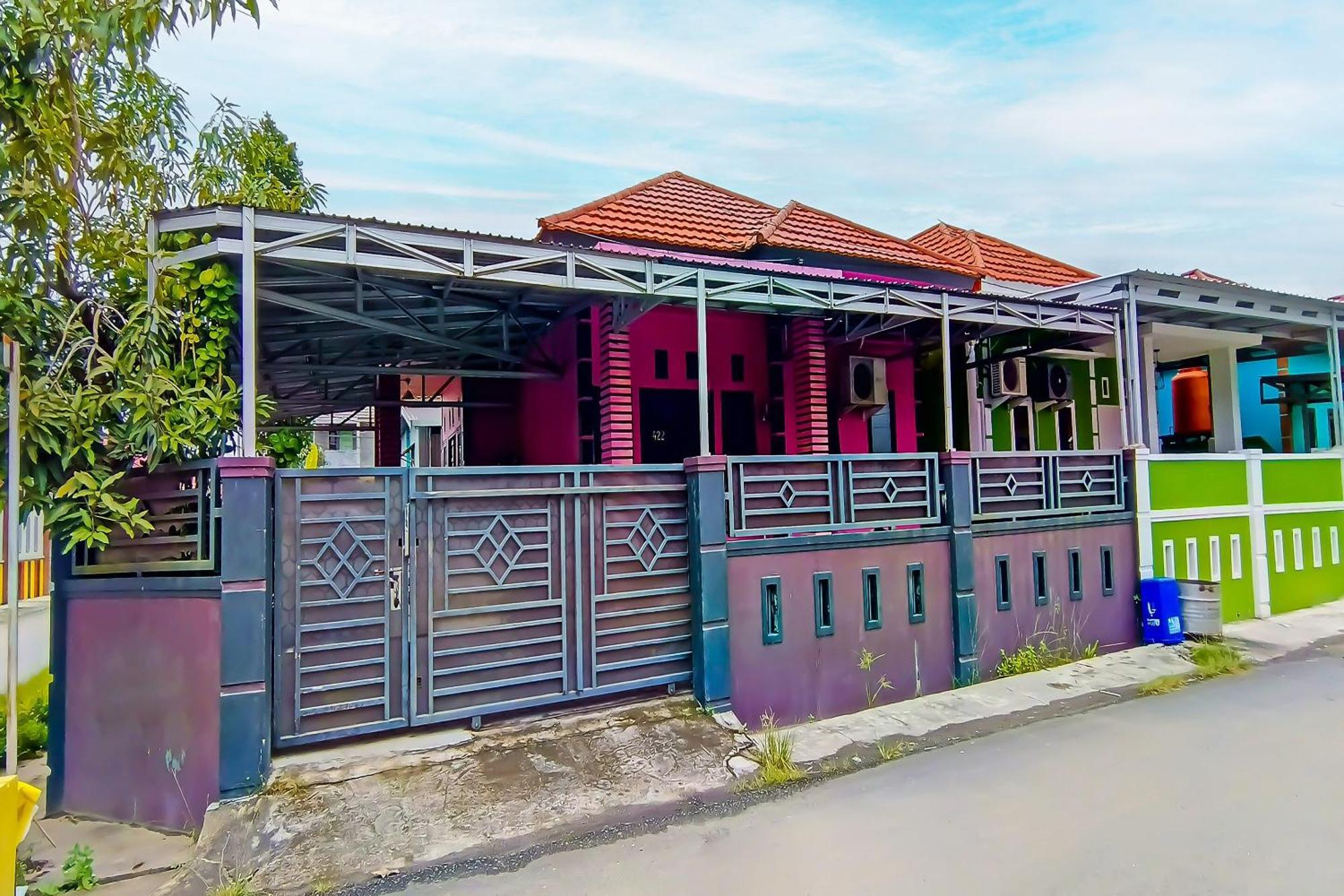 Spot On 92466 Adam Kost Syariahnearwisata Jembatan Barito Hotel บันจาร์มาซิน ภายนอก รูปภาพ